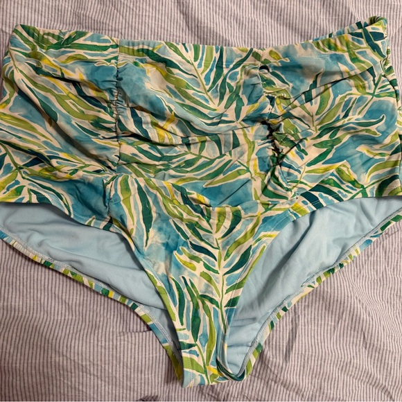 Torrid High Rise Ruched Bikini Bottom size 3 - Picture 2 of 3